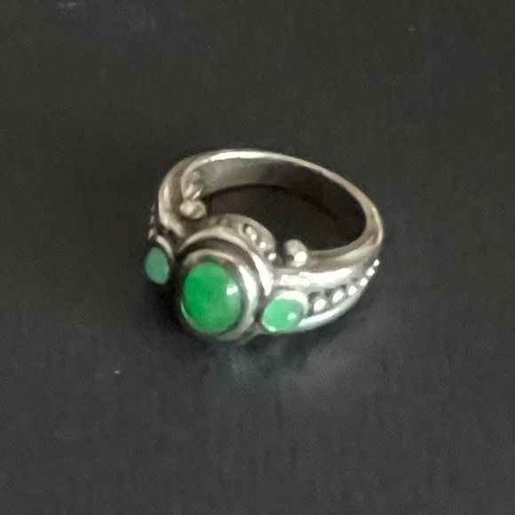 Green Onyx and Sterling Silver Ring Size 6 - Picture 3 of 5